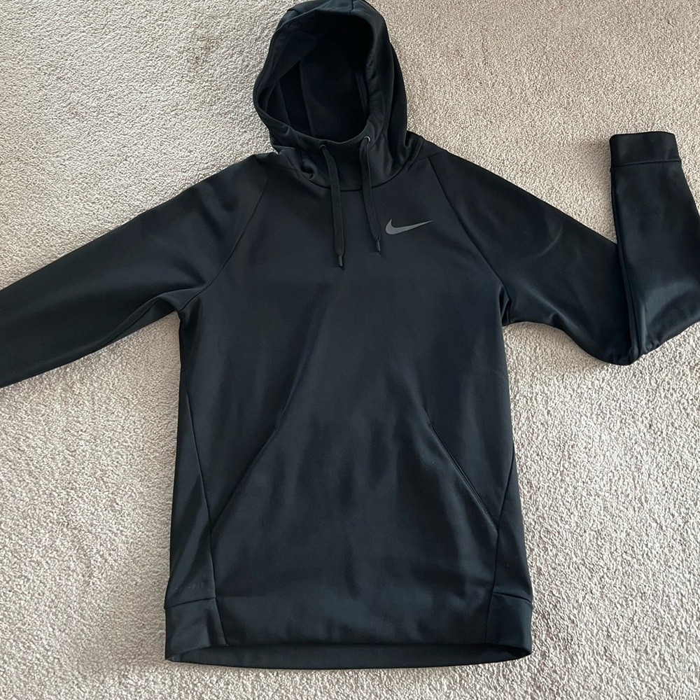 Nike Therma drifit pullover hoodie.